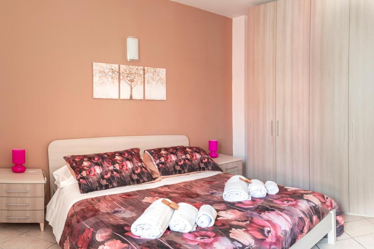 A 2 Passi Da Alba With 6 Beds Lejlighed Rodello Eksteriør billede